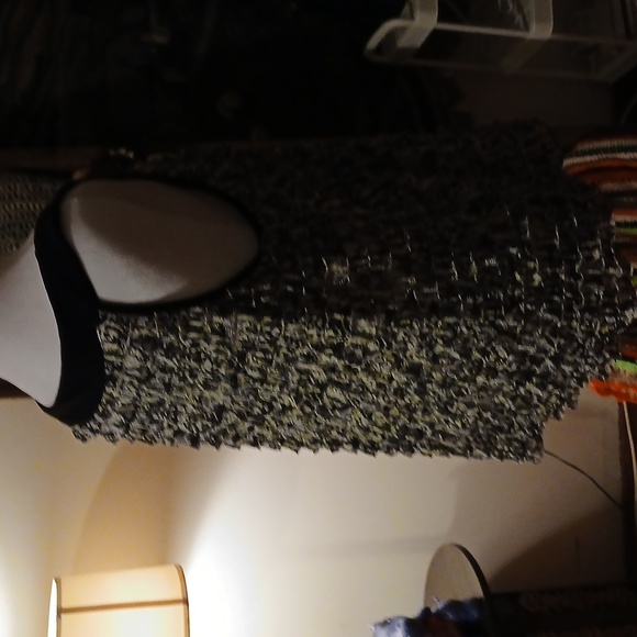 Women's Cato XL Shirred Layered Ruffles Sleeveless Tank Blouse Black & White - Picture 6 of 10